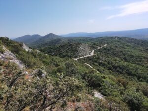 Vue sur les monts de la serre
